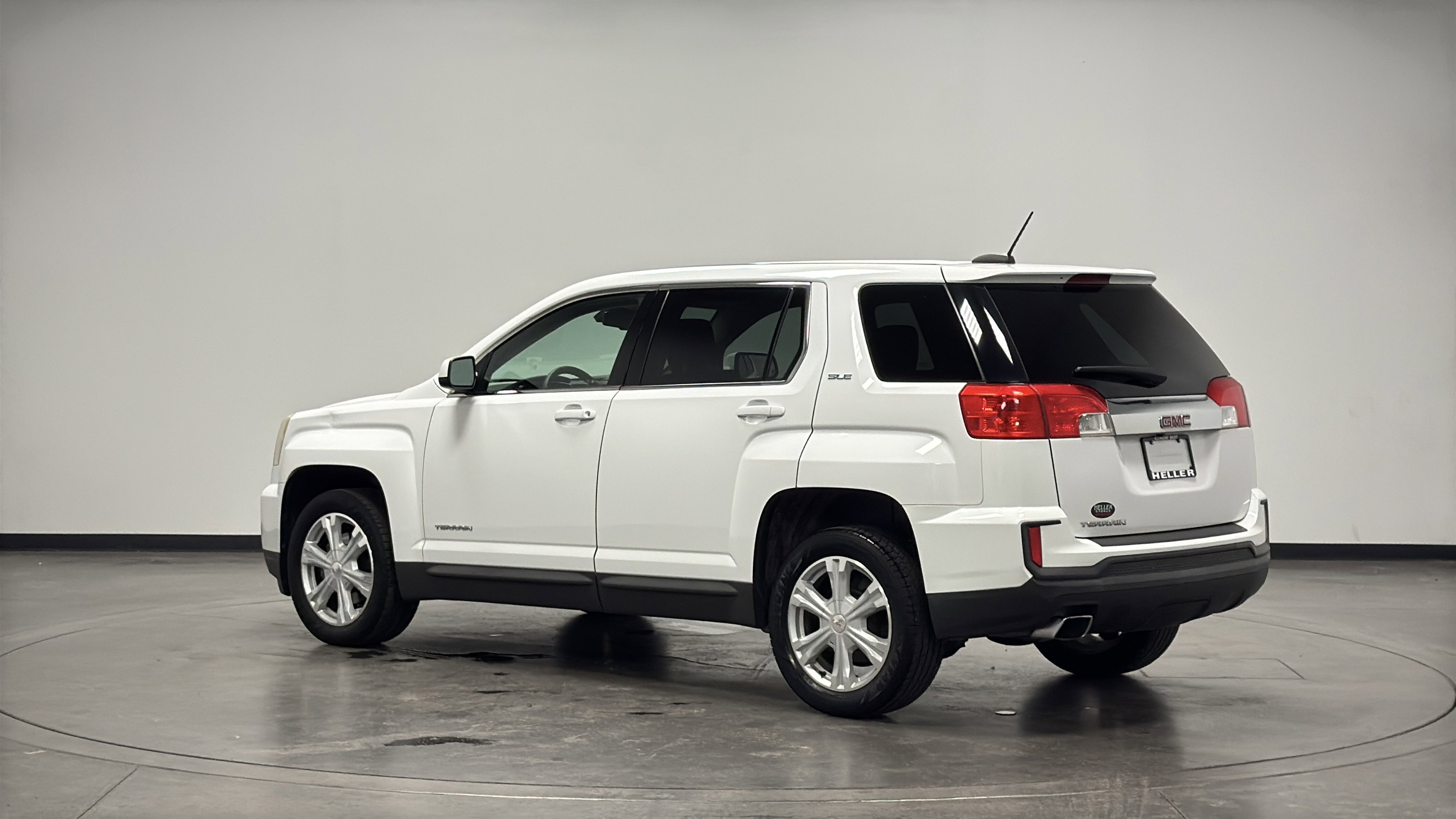 Used 2017 GMC Terrain SLE image 6