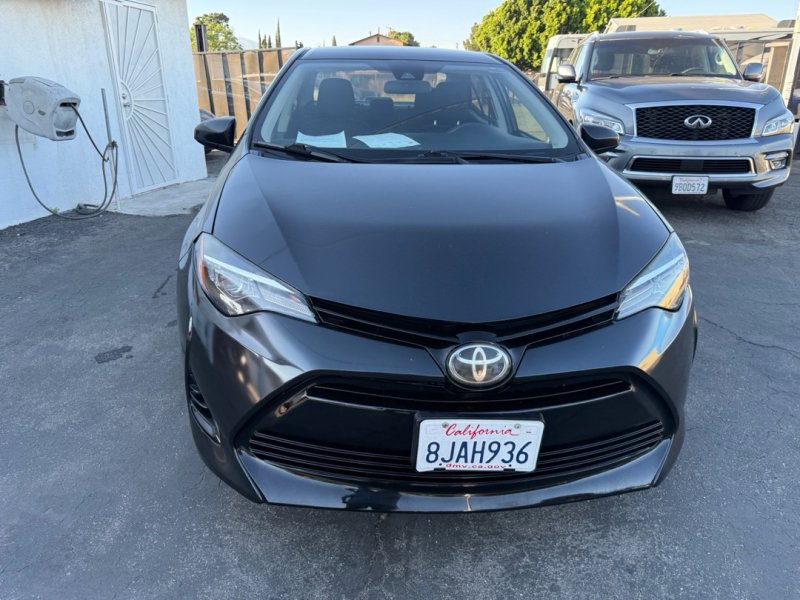 Used 2018 Toyota Corolla LE FWD image 2