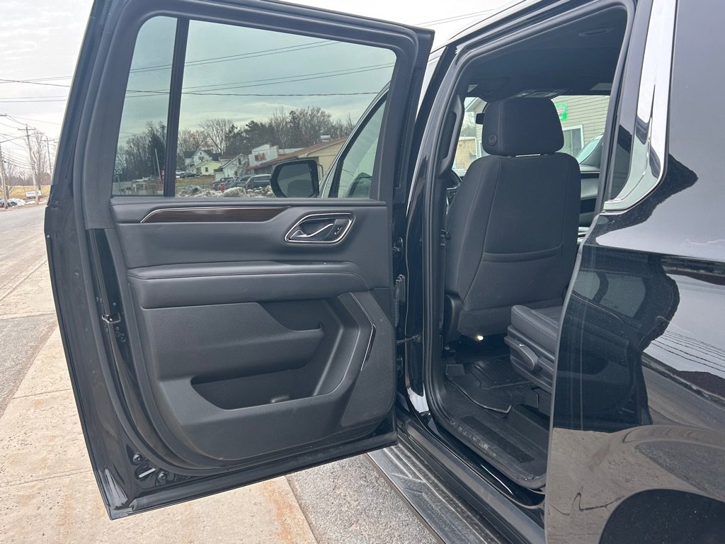 Used 2022 GMC Yukon XL SLE image 23