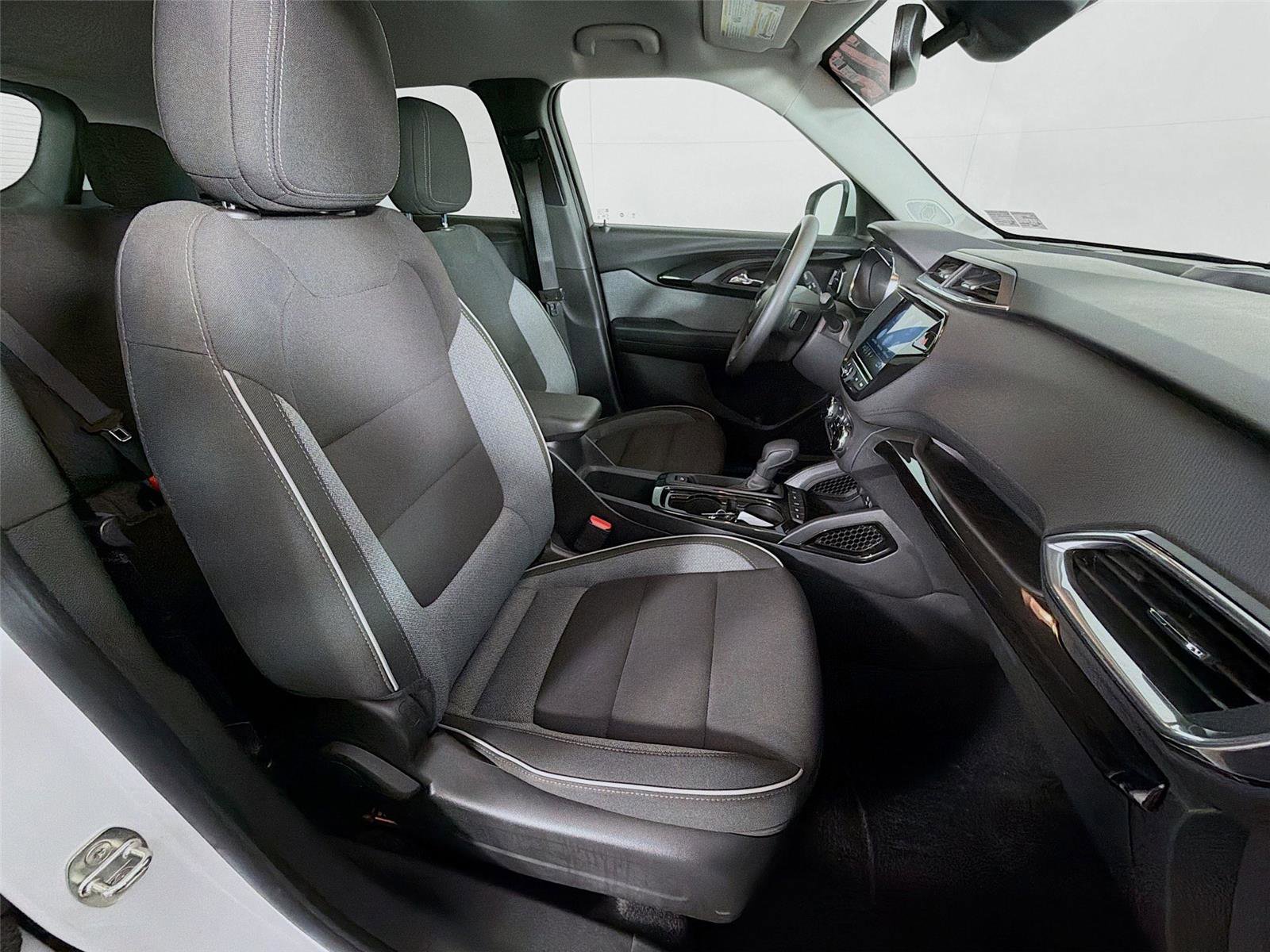 Used 2022 Chevrolet TrailBlazer LT w/ Convenience Package AWD/4WD image 26