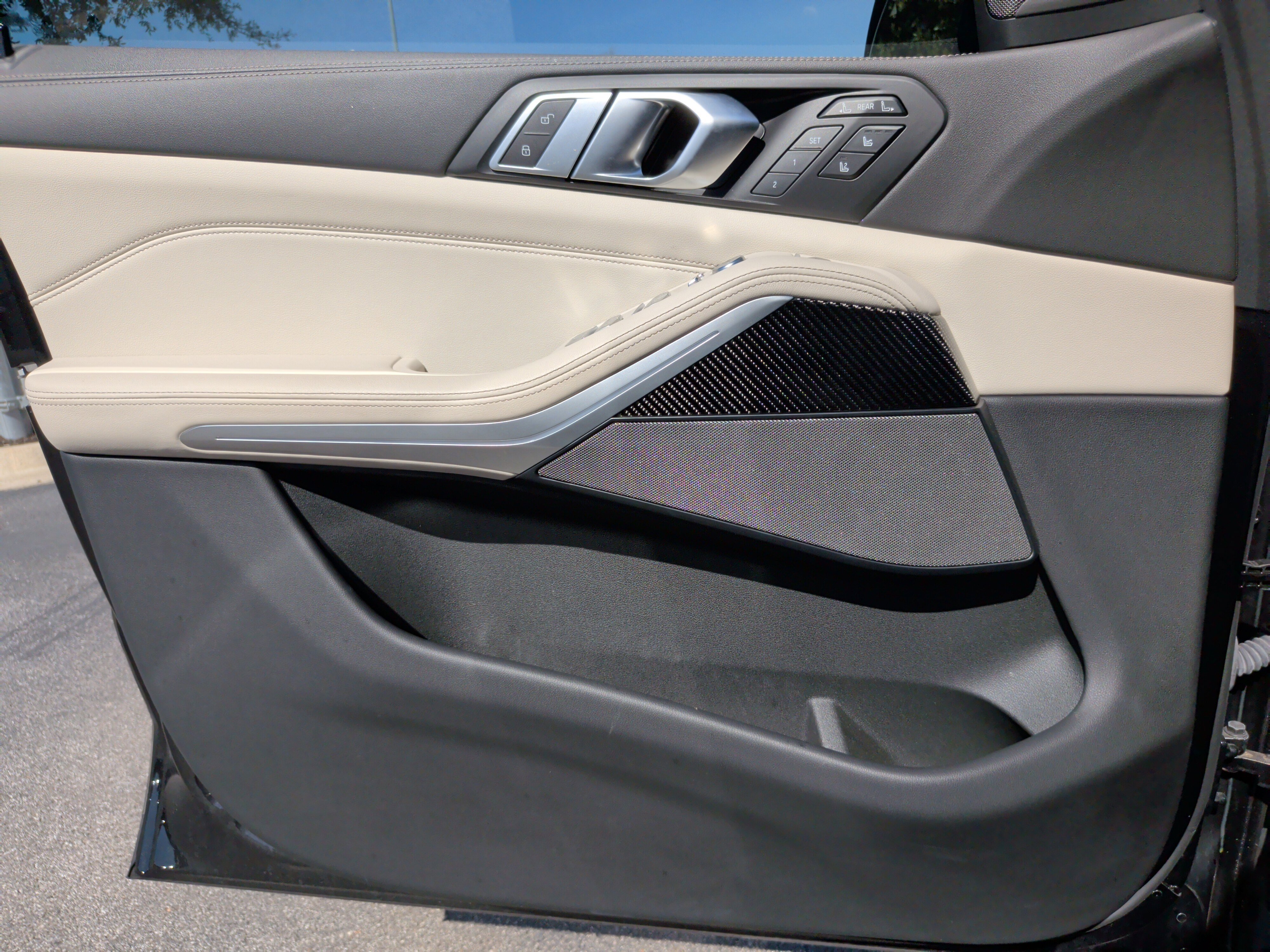 Certified 2024 BMW X7 M60i w/ Executive Package image 29