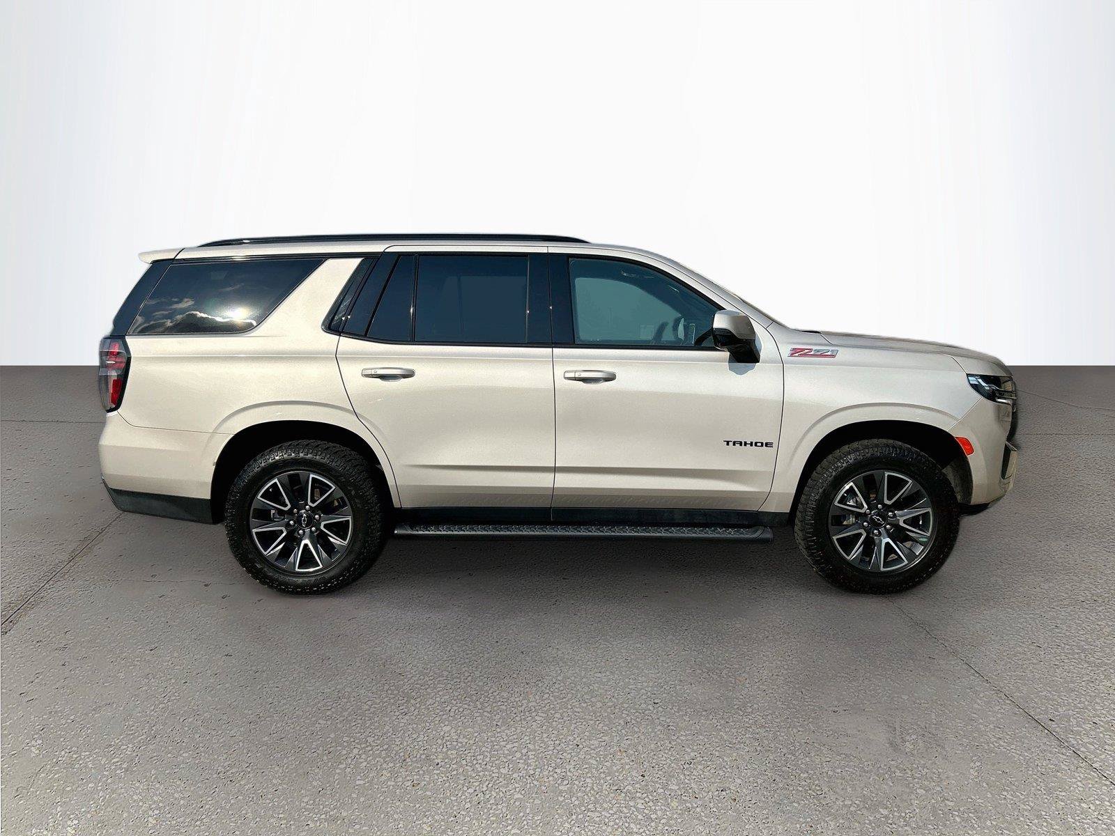 Used 2022 Chevrolet Tahoe Z71 w/ Luxury Package AWD/4WD image 3