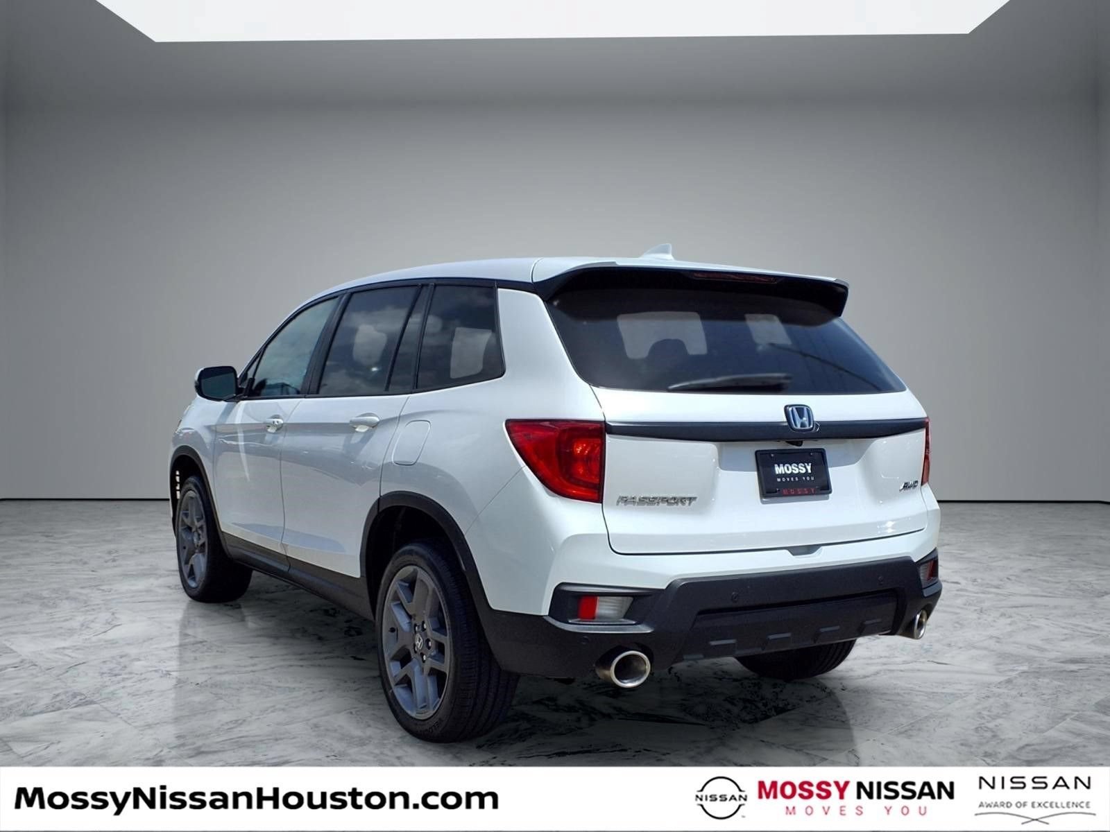 Used 2023 Honda Passport EX-L image 2