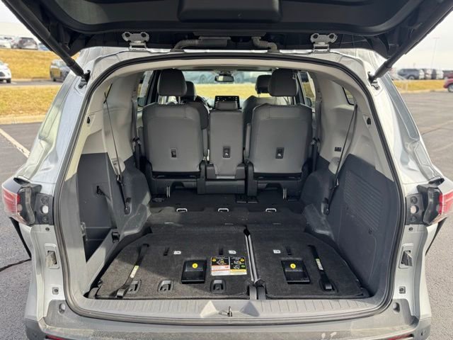 Used 2024 Toyota Sienna XLE image 10