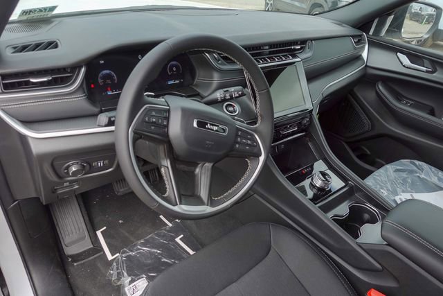 New 2025 Jeep Grand Cherokee Laredo X image 12