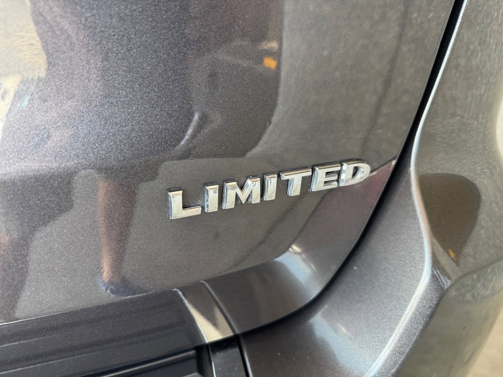 Used 2021 Jeep Grand Cherokee Limited w/ Luxury Group II image 34