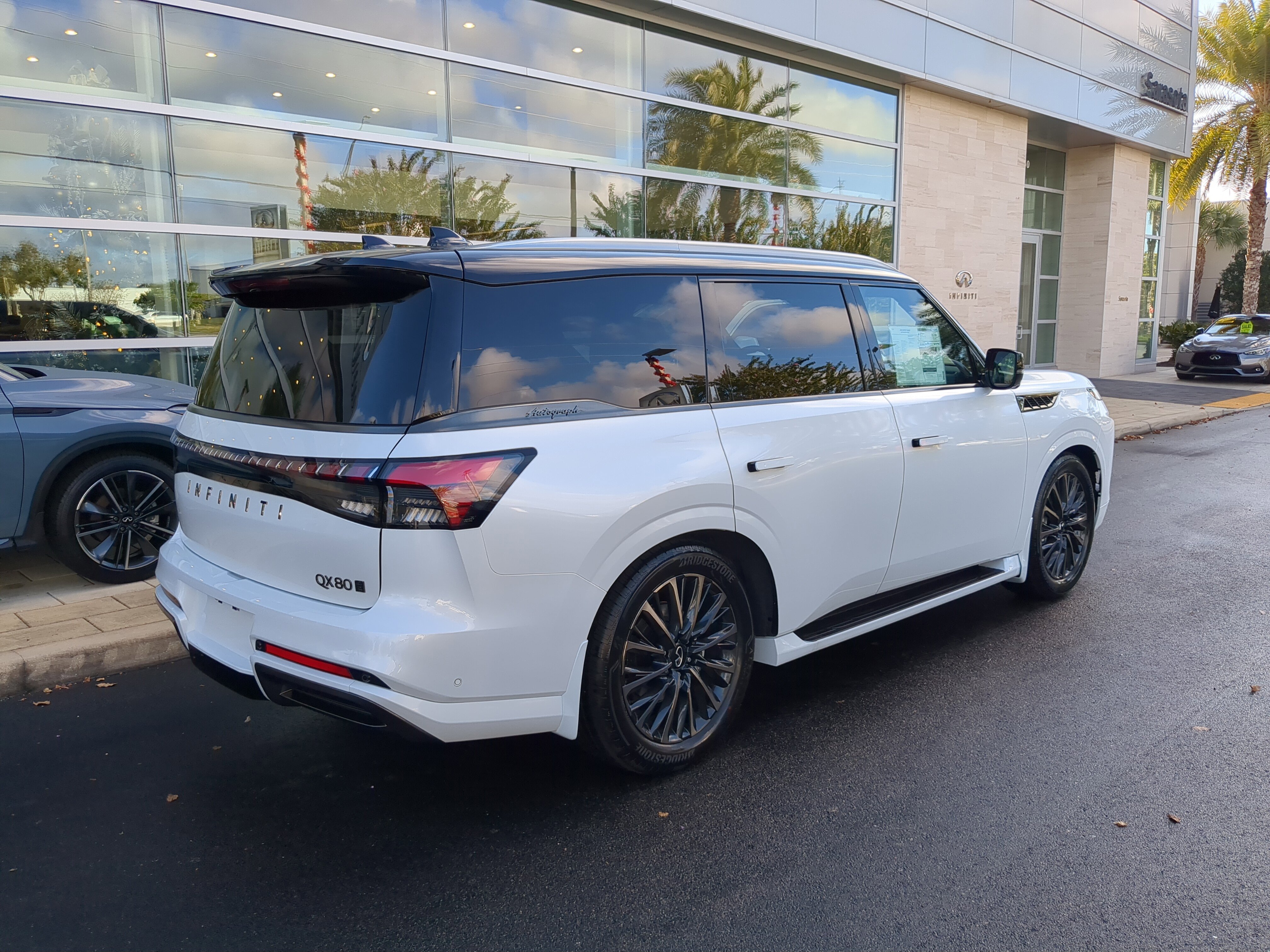 New 2026 INFINITI QX80 Autograph w/ Premium Cargo Package image 4