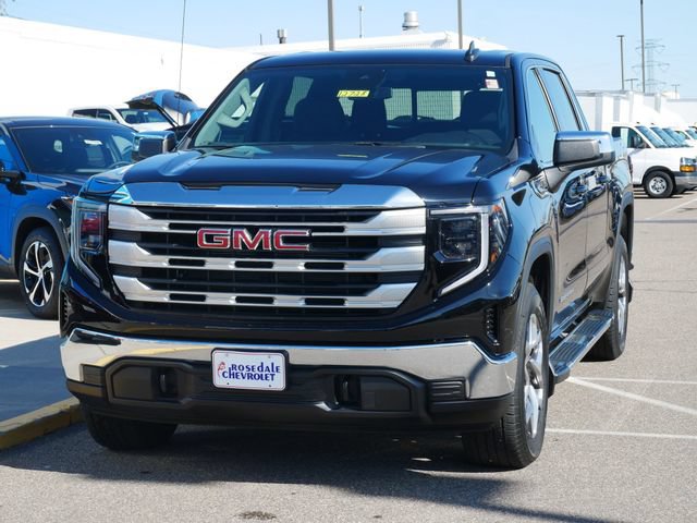 Used 2024 GMC Sierra 1500 SLE w/ Preferred Package AWD/4WD image 3