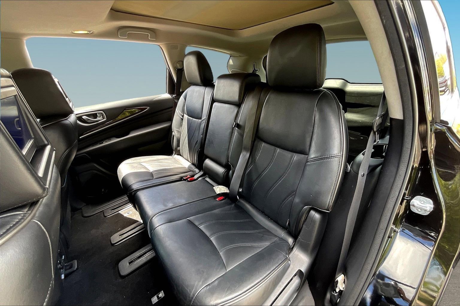 Used 2014 INFINITI QX60 Luxe w/ Deluxe Touring Package AWD/4WD image 21