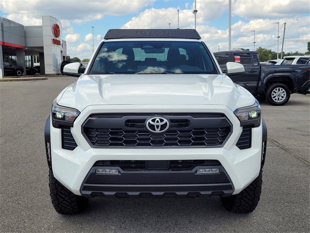 Used 2024 Toyota Tacoma TRD Off-Road image 2