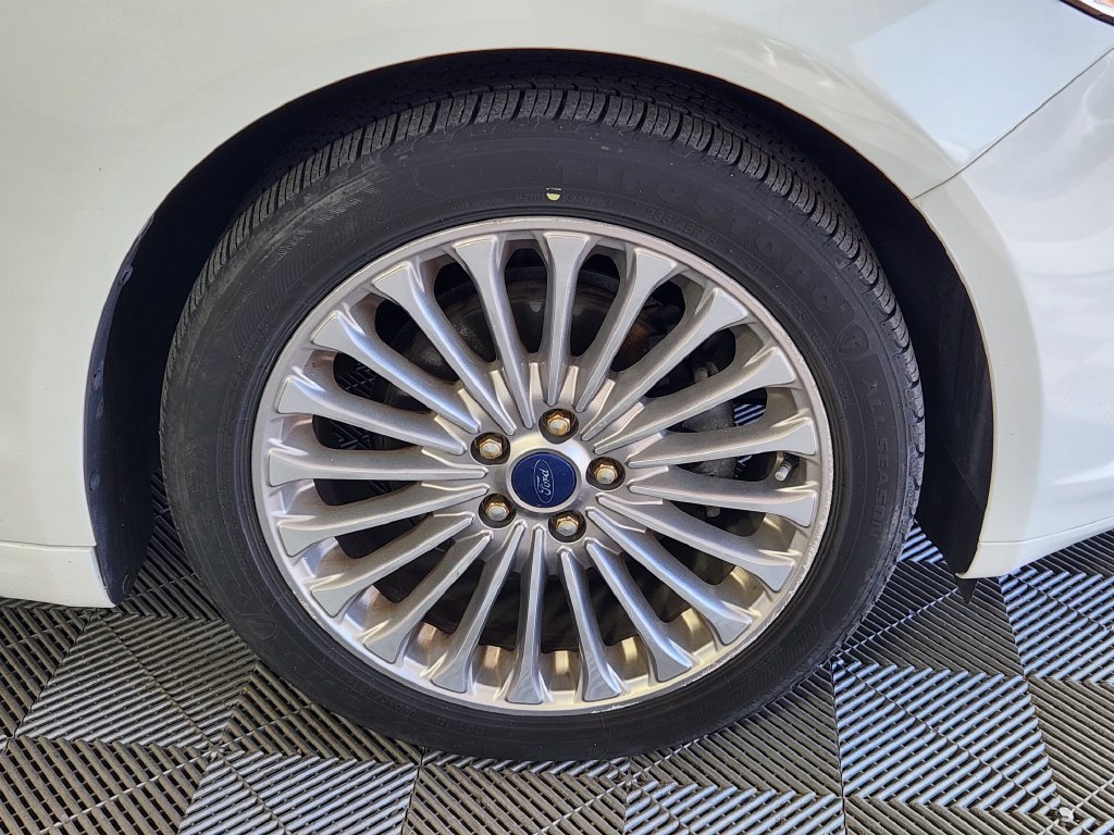 Used 2015 Ford Fusion Titanium FWD image 9