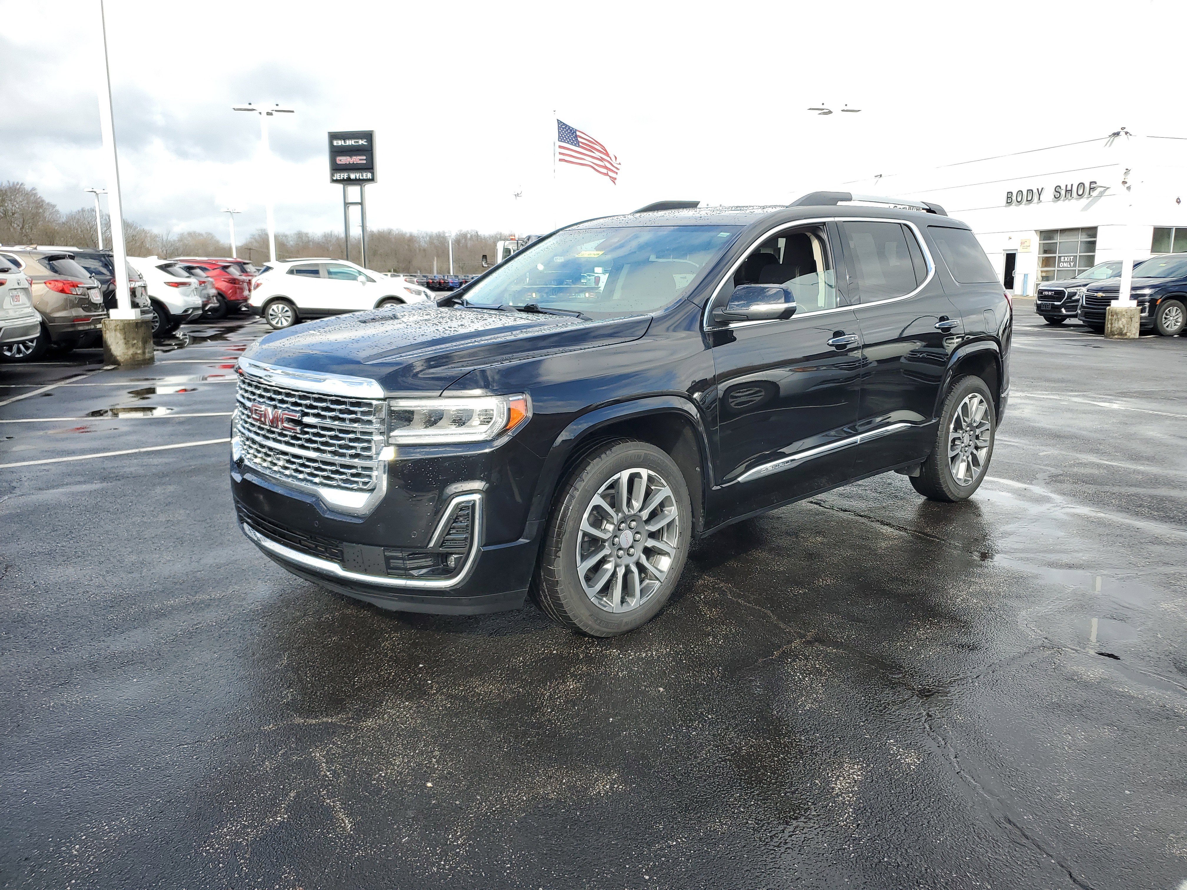 Used 2021 GMC Acadia Denali w/ Denali Ultimate Package image 9
