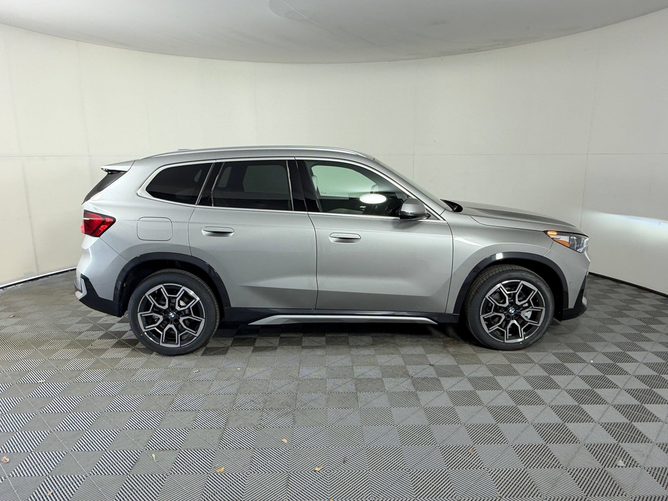 Used 2026 BMW X1 xDrive28i w/ Technology Package AWD/4WD image 8