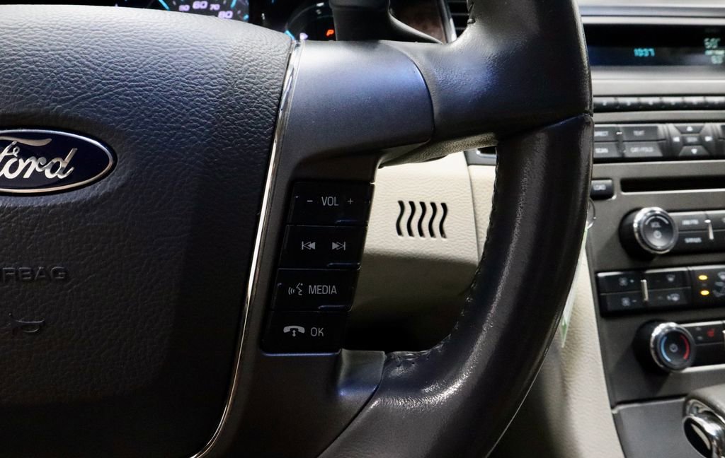 Used 2011 Ford Taurus SEL w/ 201A Rapid Spec Order Code FWD image 32