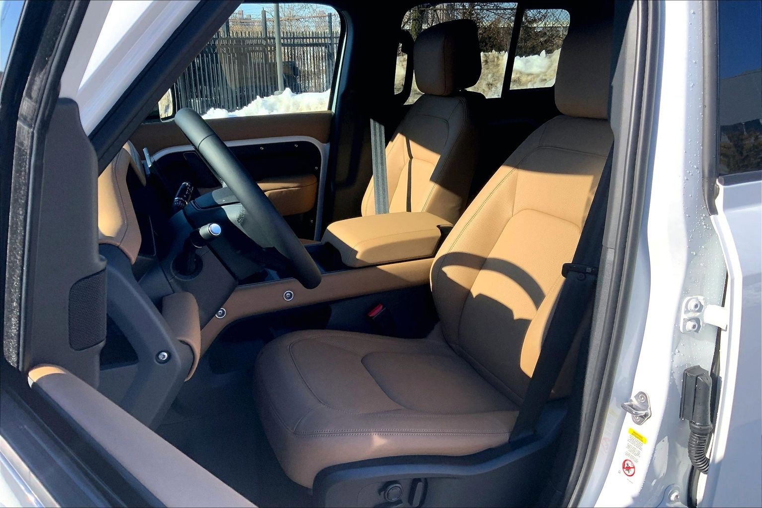 New 2026 Land Rover Defender 110 X-Dynamic SE image 9