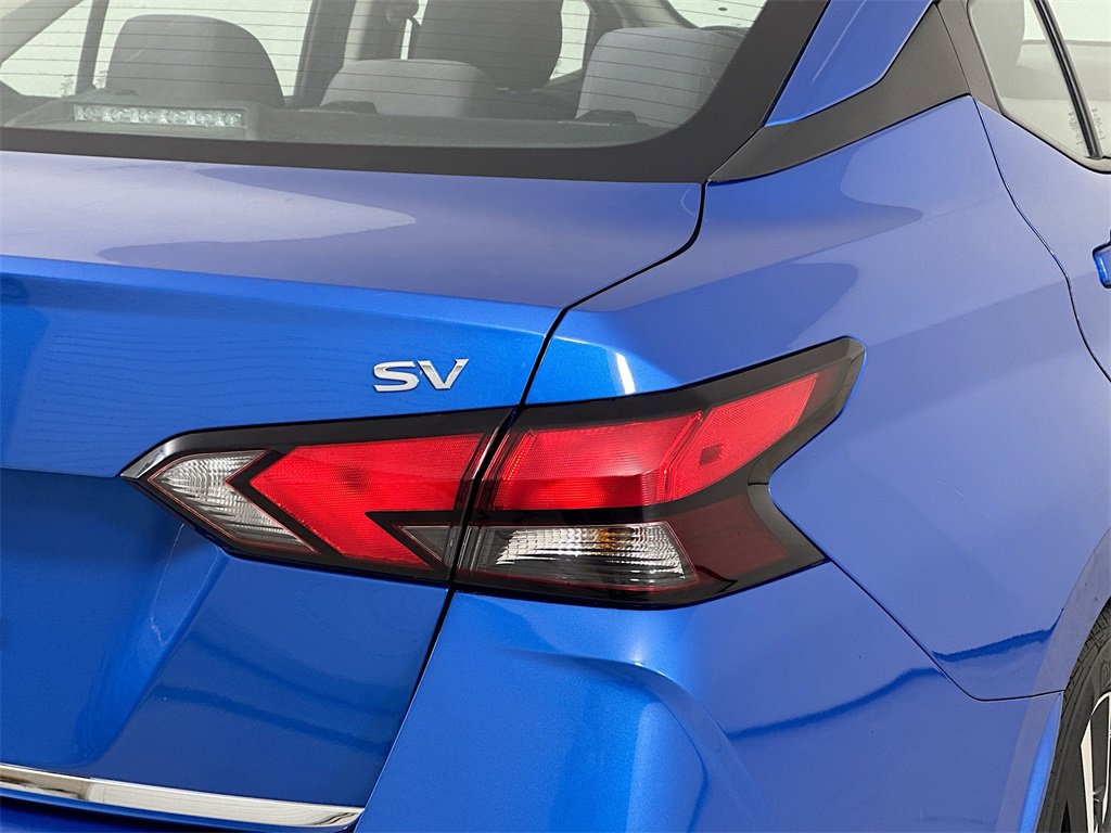 Used 2021 Nissan Versa SV image 4