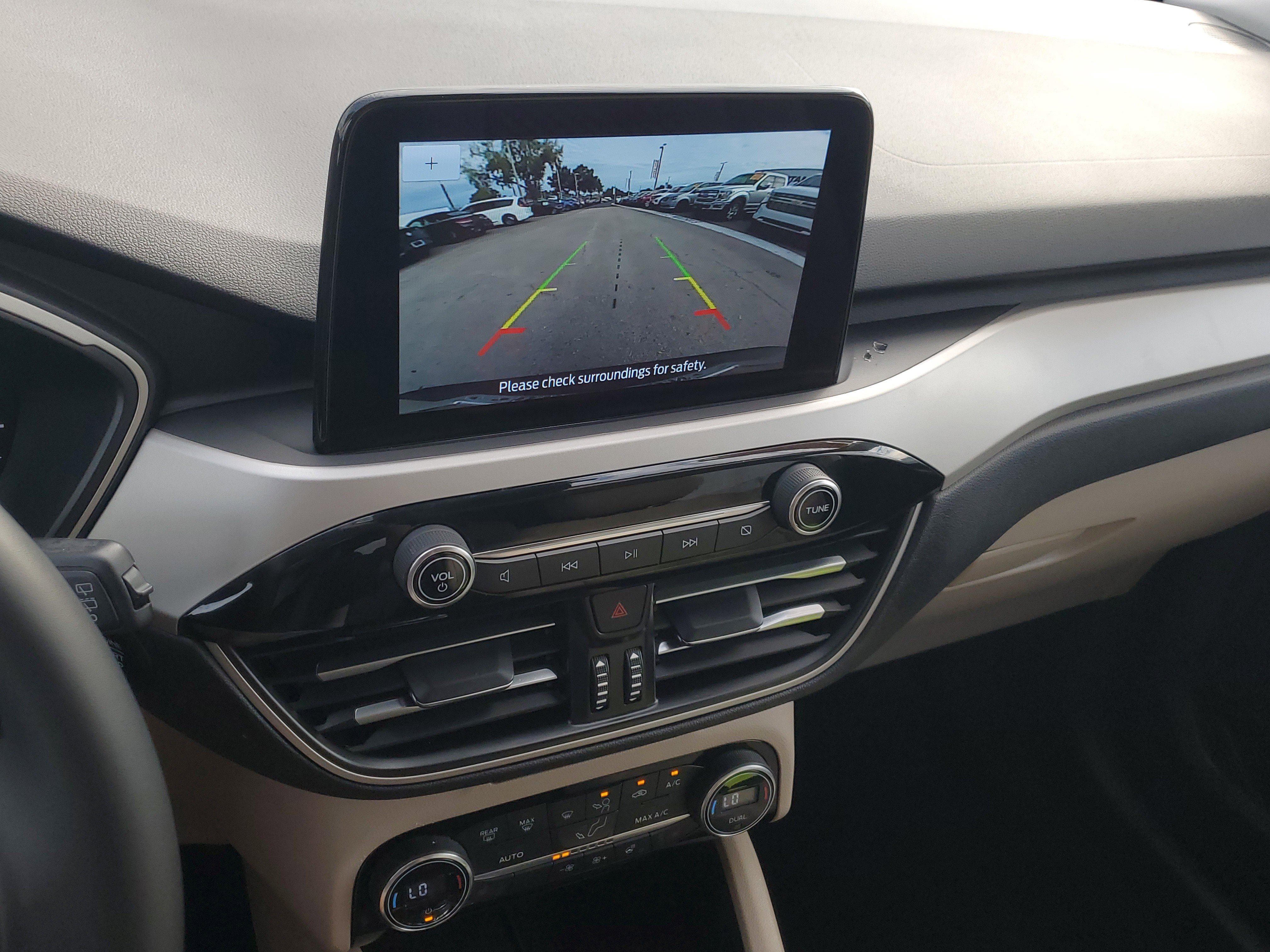 Used 2021 Ford Escape SE w/ SE Sport Appearance Package image 27