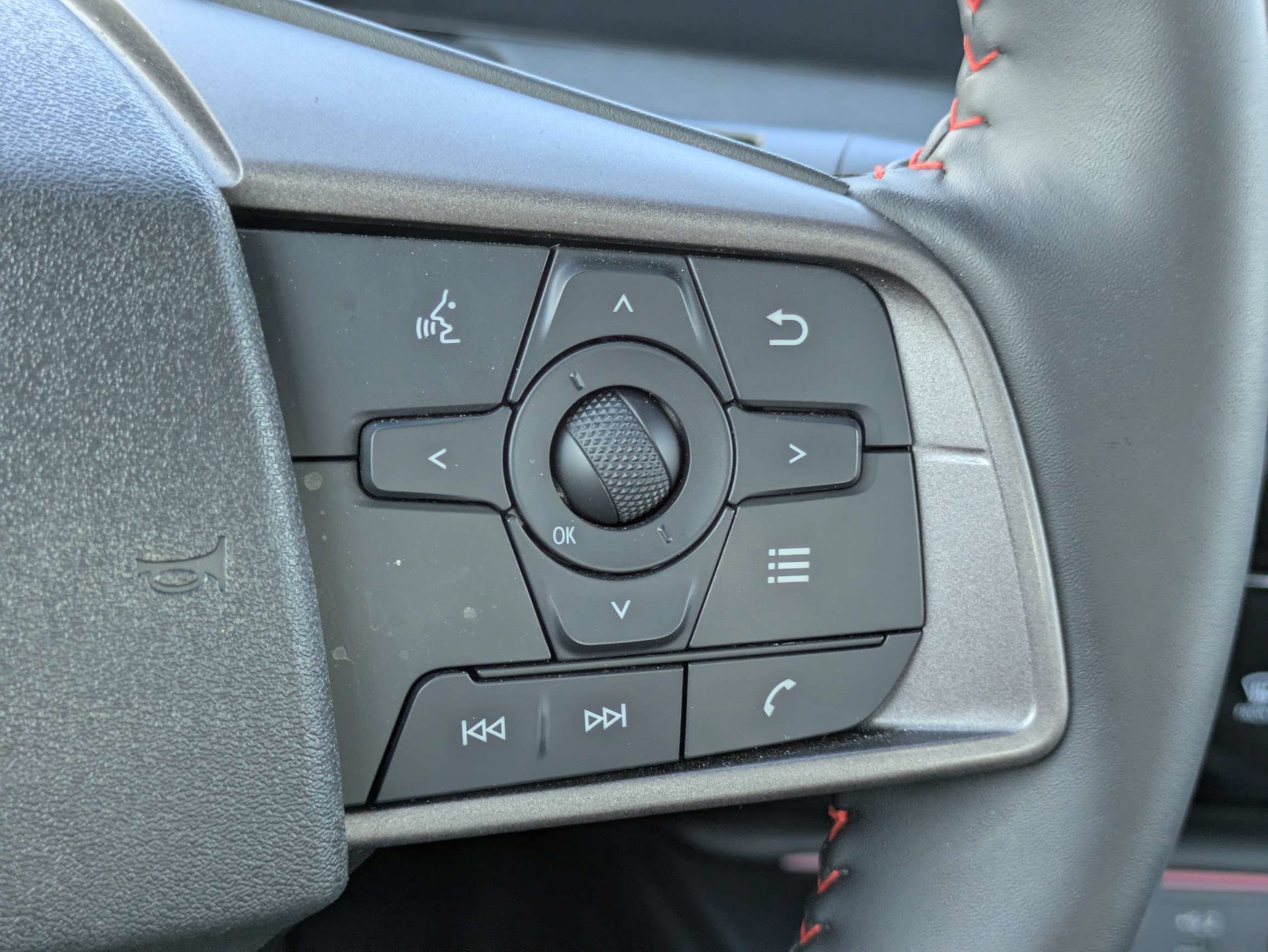 Used 2026 Nissan Sentra SR w/ Floor Mat Package FWD image 16