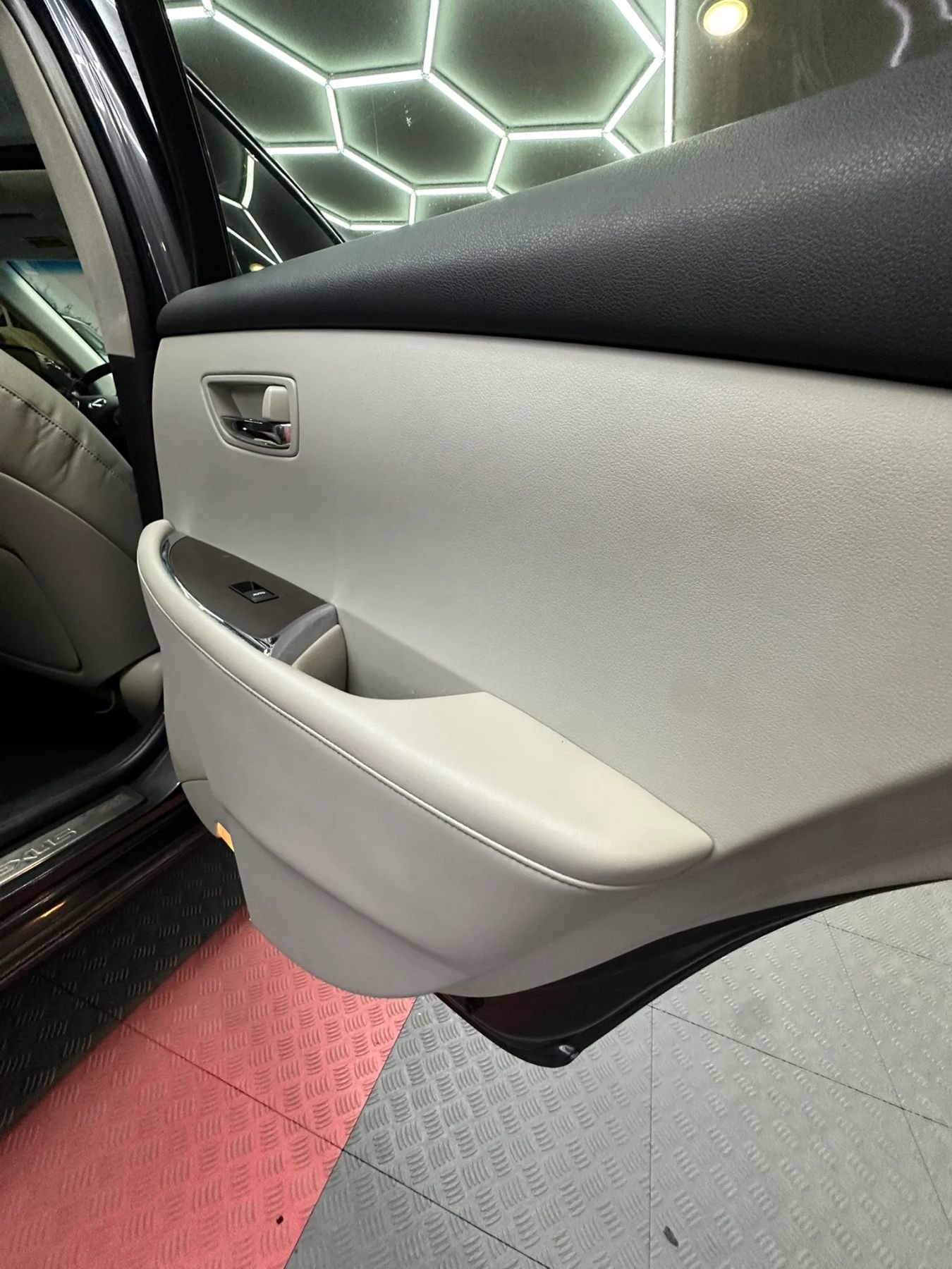 Used 2011 Lexus ES 350 FWD image 23