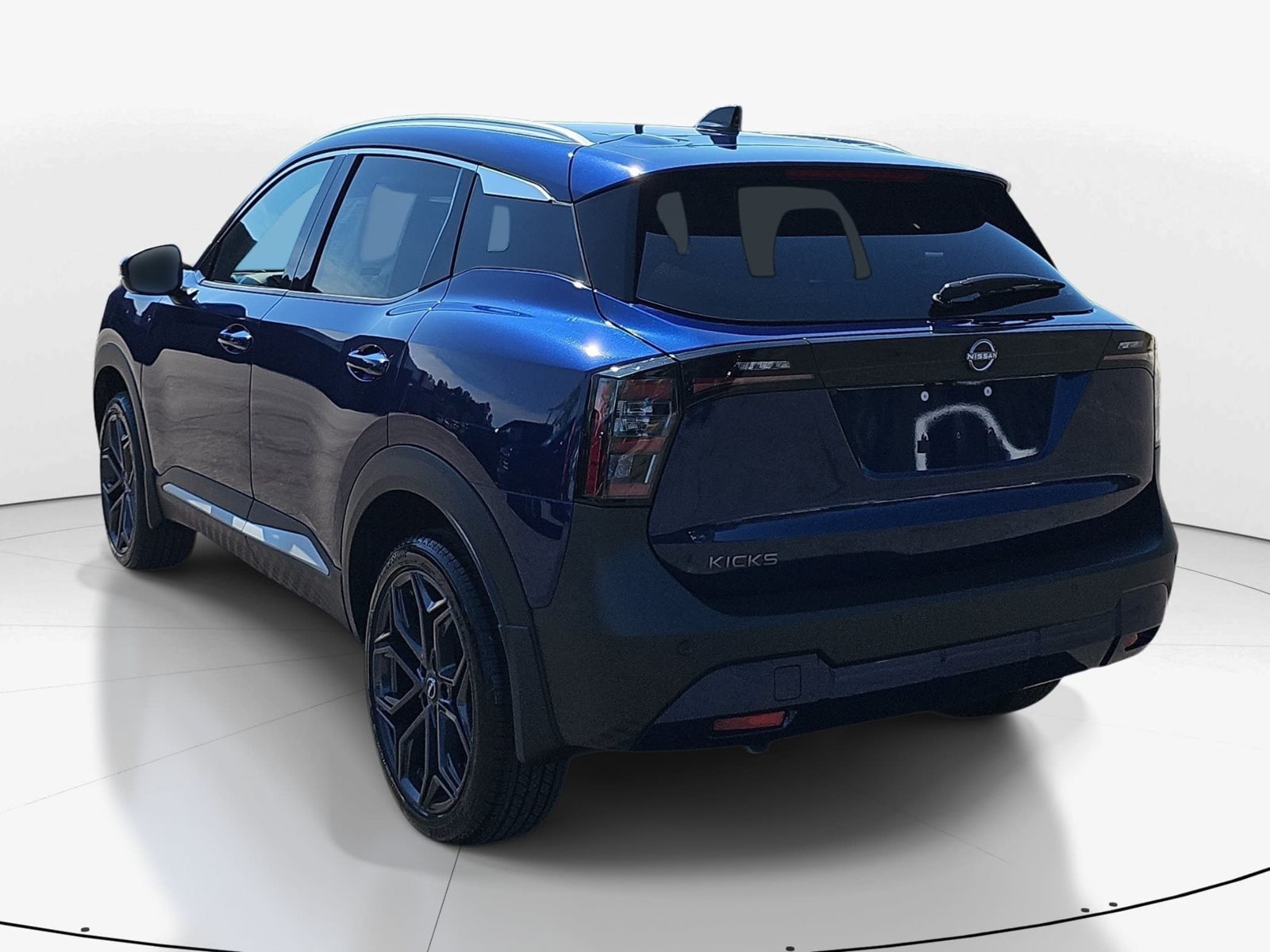 New 2027 Nissan Kicks SR FWD image 8