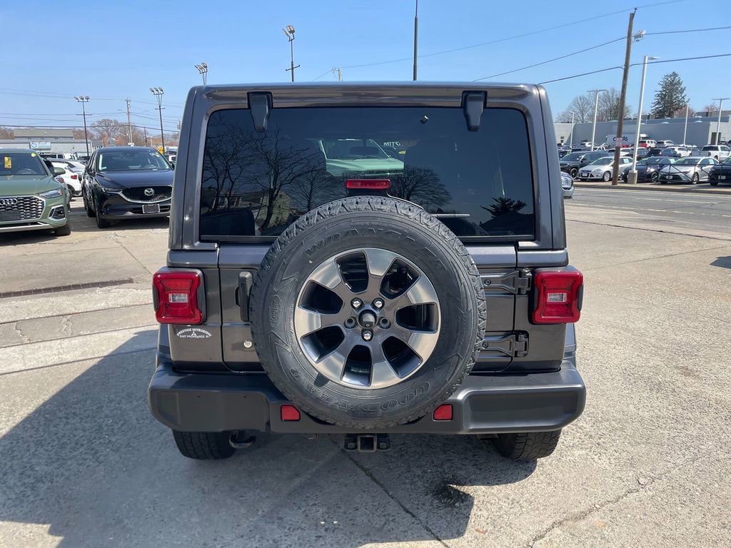 Used 2018 Jeep Wrangler Unlimited Sahara AWD/4WD image 6