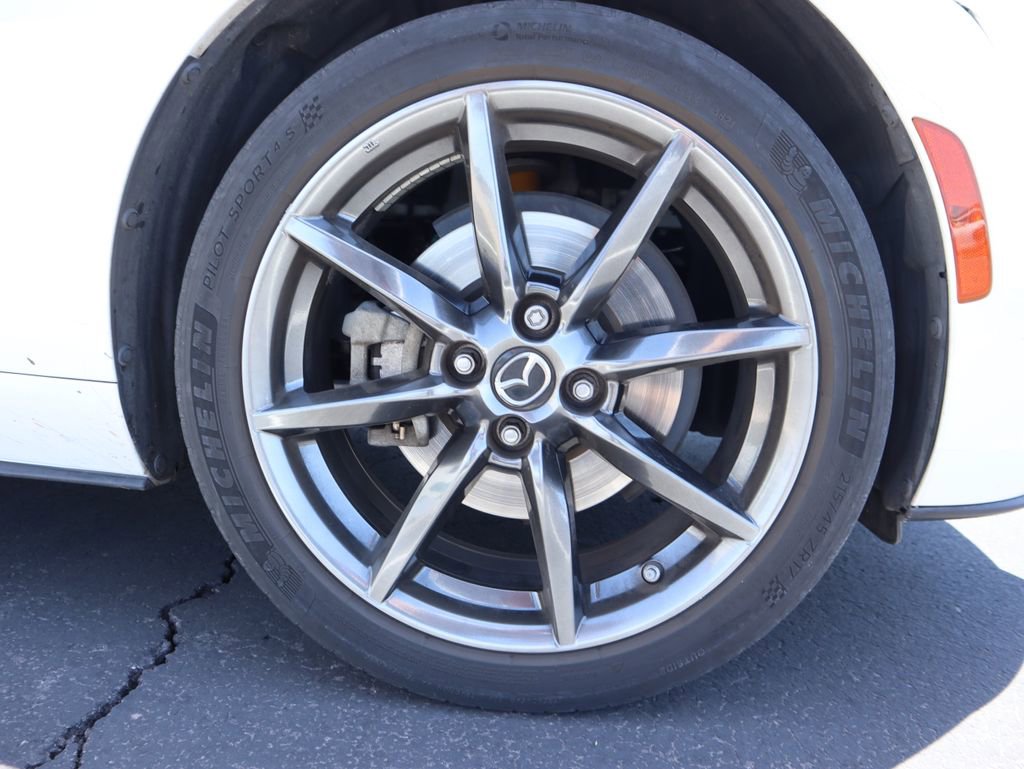 Used 2019 MAZDA MX-5 Miata Grand Touring w/ GT-S Package RWD image 13