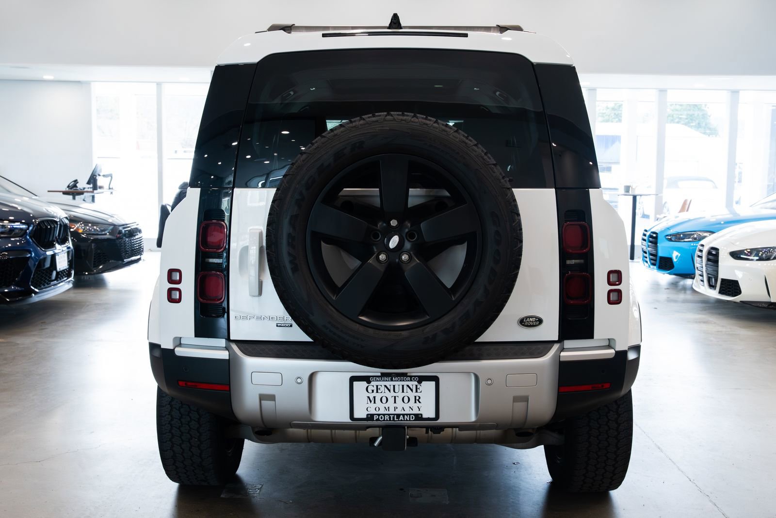 Used 2021 Land Rover Defender 110 SE image 5