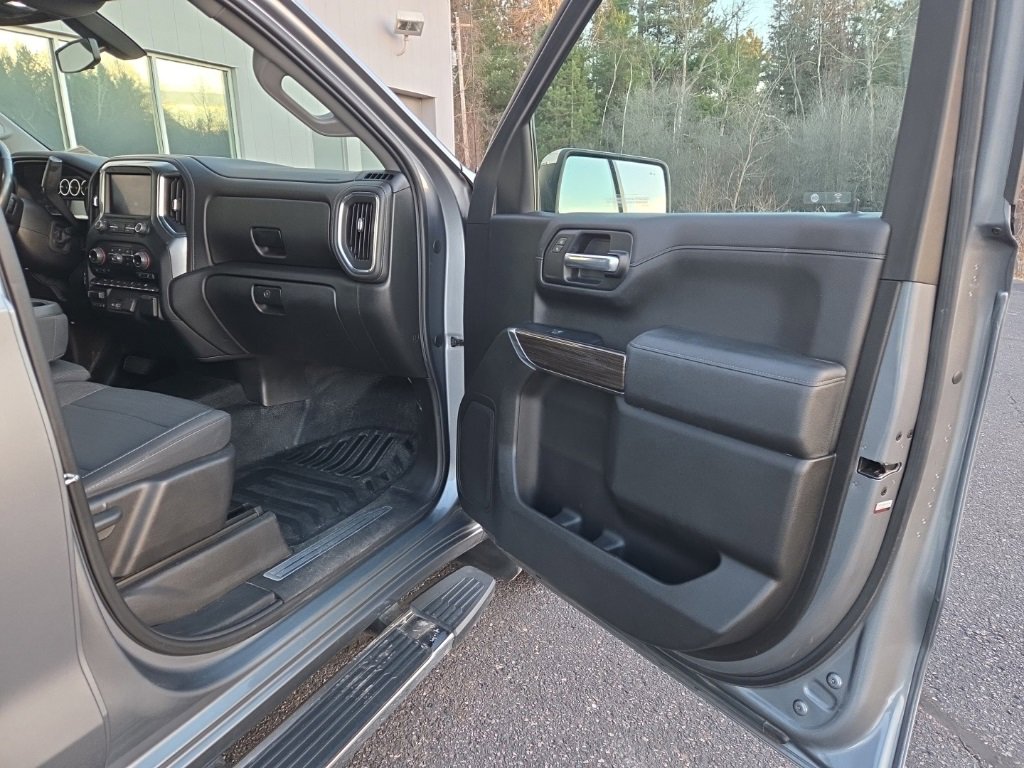 Used 2019 Chevrolet Silverado 1500 LT image 32