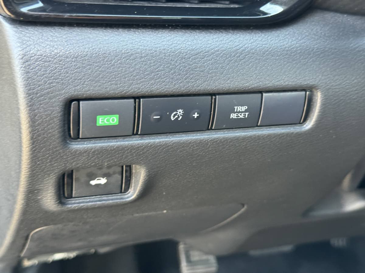 Used 2024 Nissan Sentra SV FWD image 28