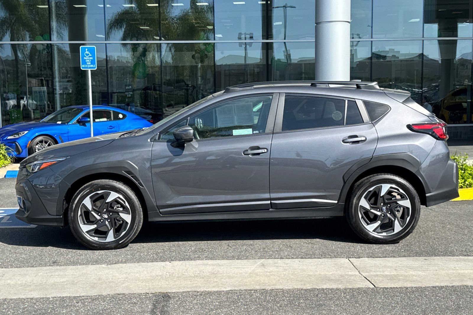 Certified 2025 Subaru Crosstrek 2.5i Limited w/ Crosstrek Mirror Package image 9