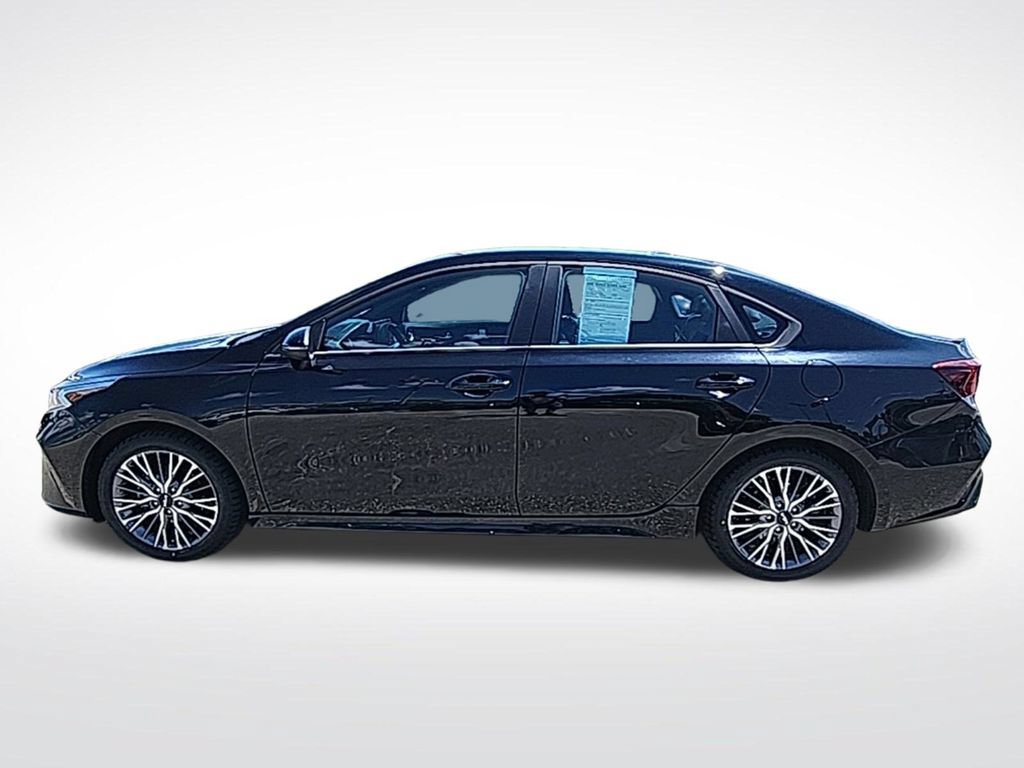 Used 2023 Kia Forte GT-Line w/ GT-Line Premium Package FWD image 4