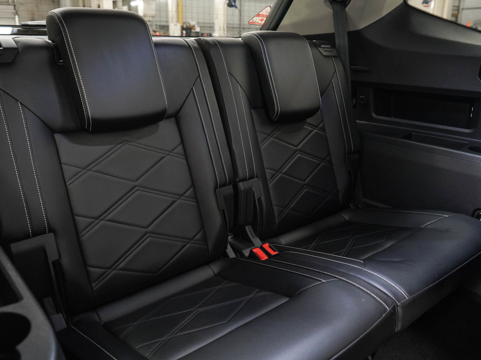 Used 2024 Volkswagen Atlas SE AWD/4WD image 15
