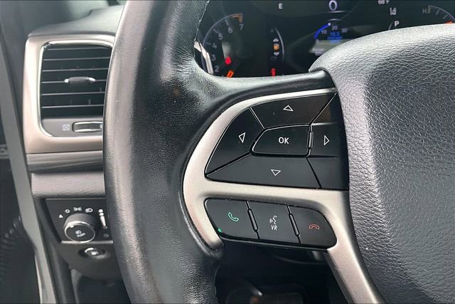 Used 2020 Jeep Grand Cherokee Altitude AWD/4WD image 11