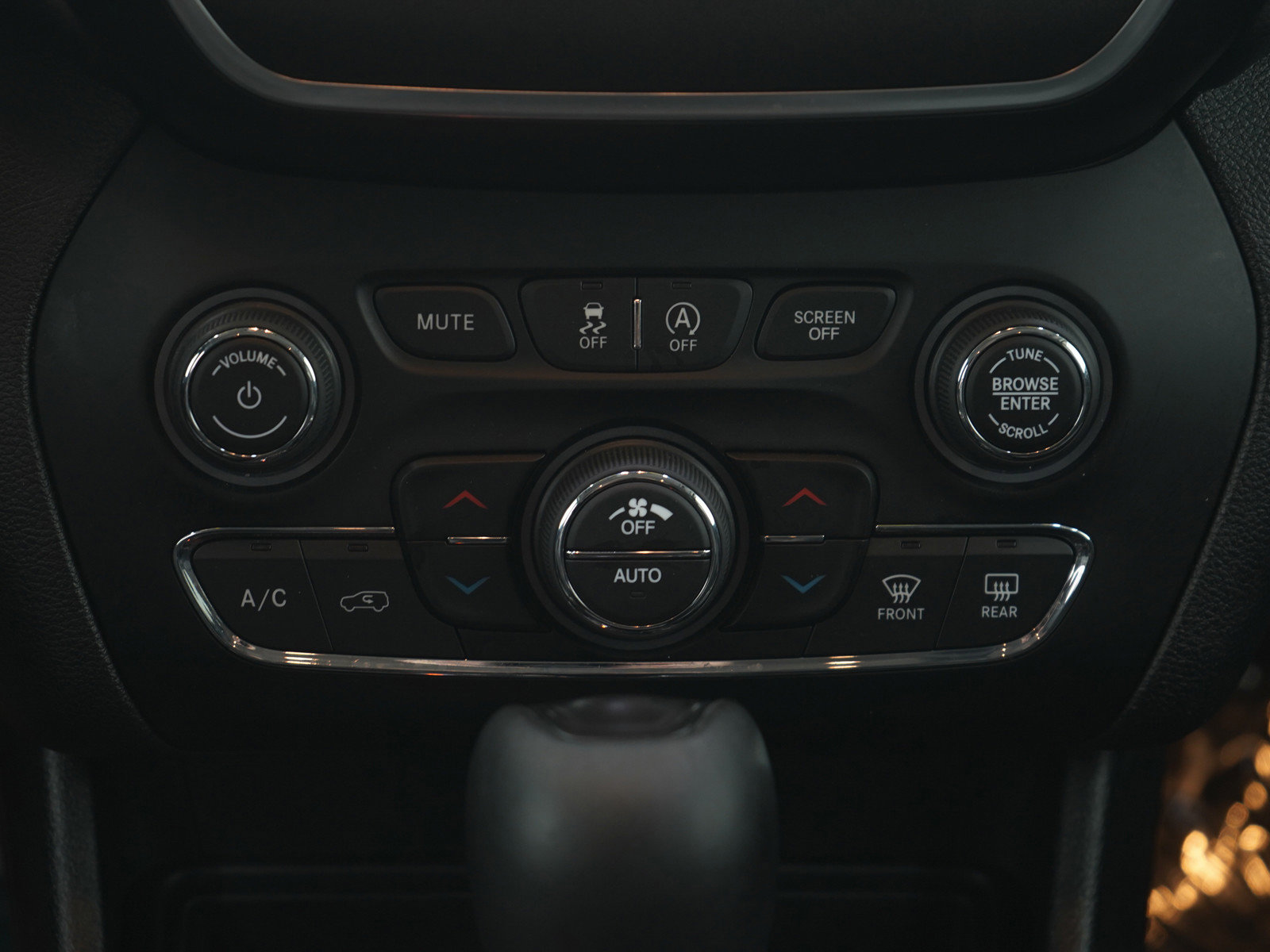 Used 2021 Jeep Cherokee Trailhawk image 18