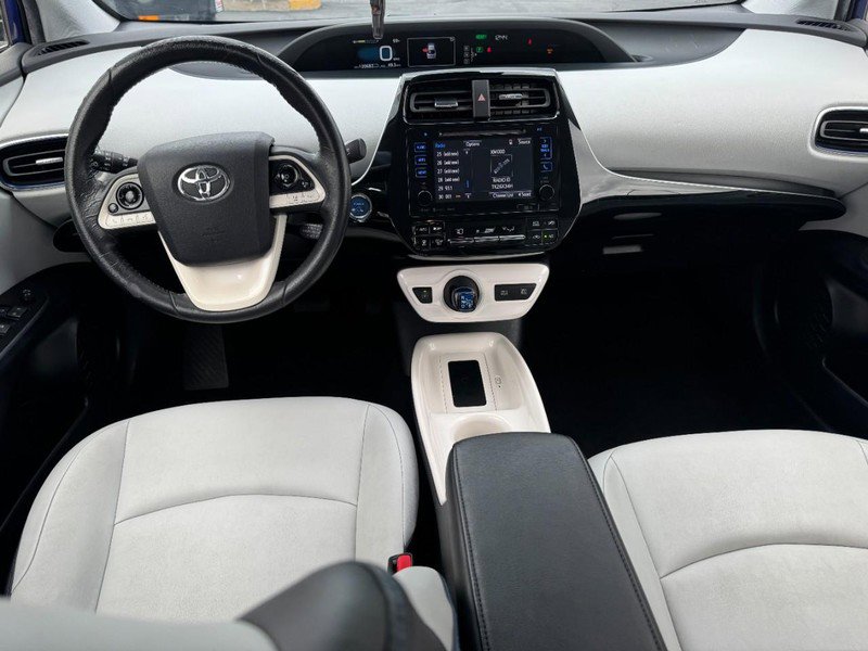 Used 2016 Toyota Prius Three Touring image 11