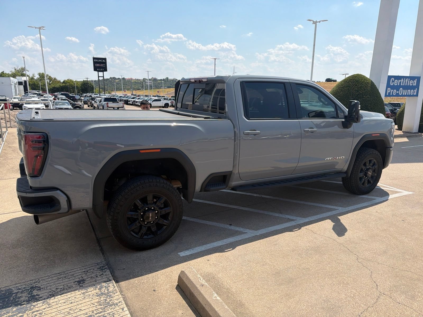 Used 2024 GMC Sierra 2500 AT4 w/ AT4 Premium Plus Package AWD/4WD image 7