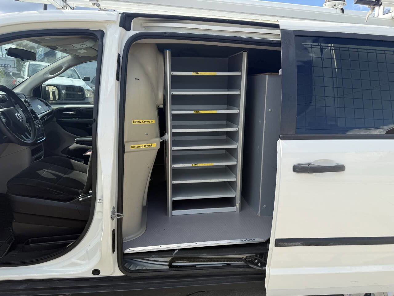 Used 2013 RAM C/V Tradesman image 16