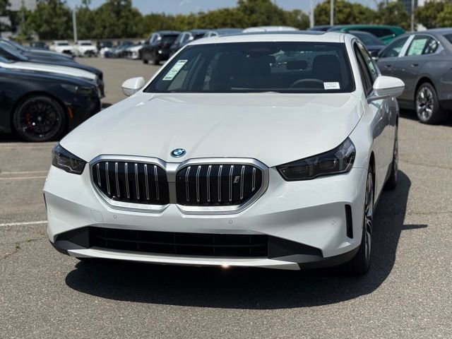 New 2026 BMW i5 eDrive40 RWD image 3