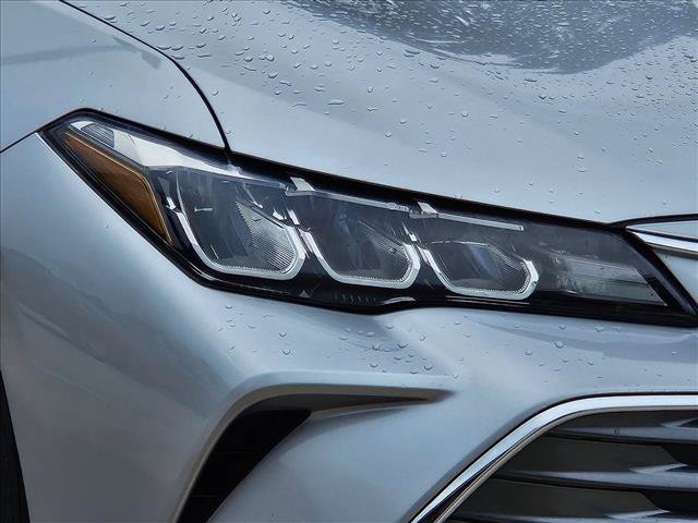 Used 2019 Toyota Avalon XLE w/ Moonroof Package FWD image 4
