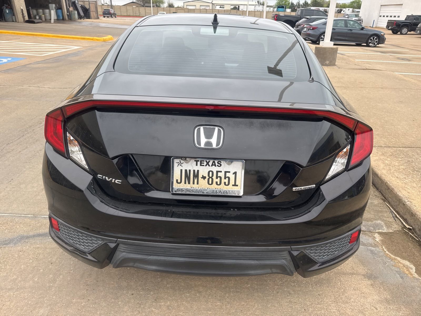 Used 2017 Honda Civic Touring image 4