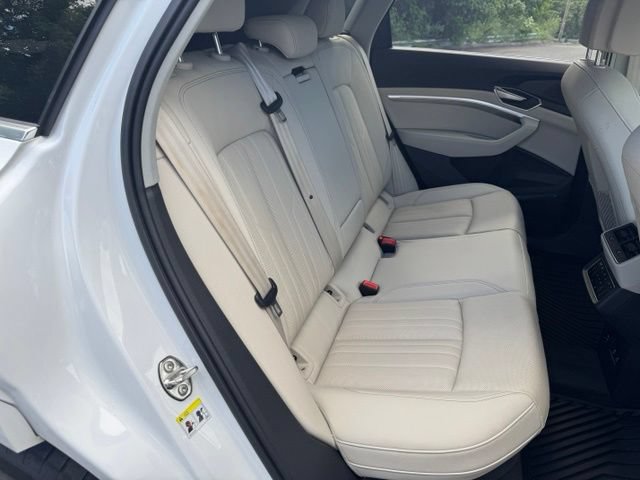 Used 2024 Audi Q8 e-tron Premium Plus w/ Premium Plus Package AWD/4WD image 22