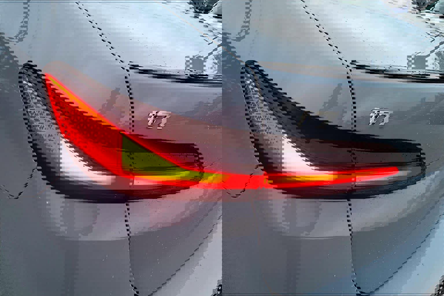 Used 2025 BMW i7 eDrive50 w/ M Sport Package image 27