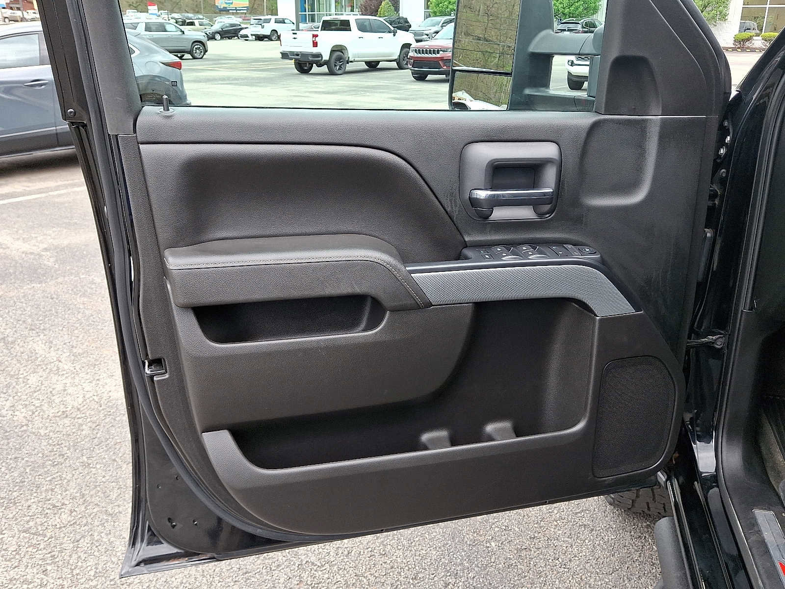 Used 2016 Chevrolet Silverado 1500 LT w/ Midnight Edition image 12