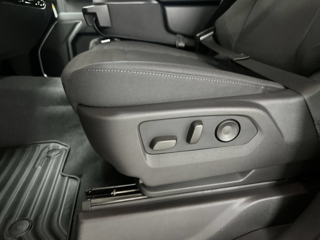 New 2026 Chevrolet Silverado 1500 LT AWD/4WD image 12