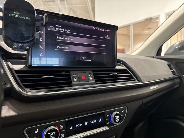 Used 2021 Audi Q5 2.0T Premium w/ Convenience Package AWD/4WD image 13