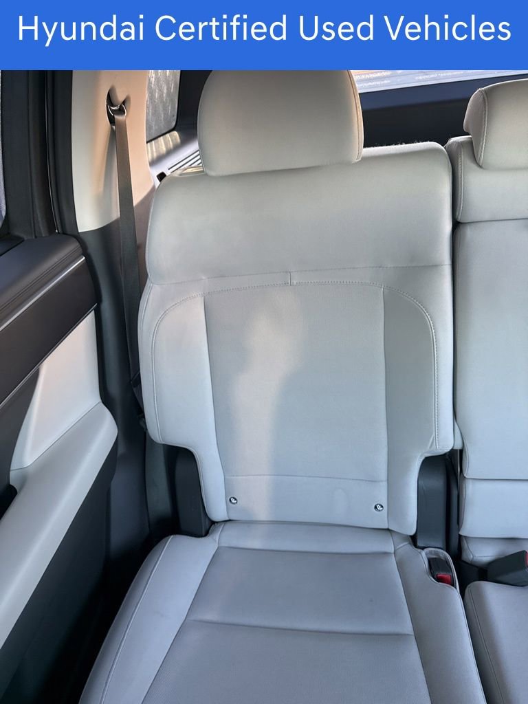Used 2025 Hyundai Santa Fe SE image 30