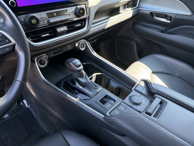 Used 2024 Toyota Grand Highlander AWD image 24