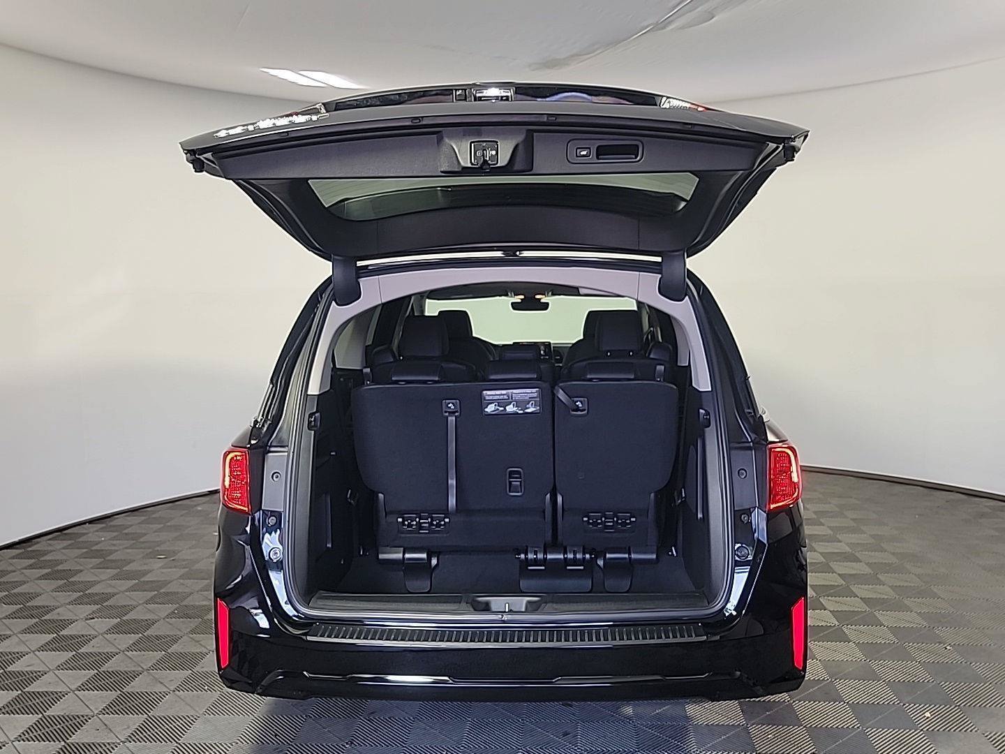 Certified 2025 Honda Odyssey EX-L image 6