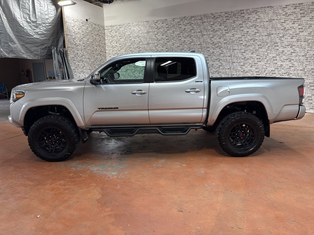 Used 2022 Toyota Tacoma Limited image 4