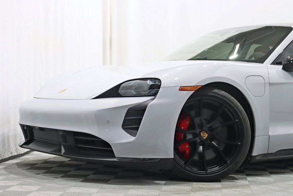 Used 2024 Porsche Taycan GTS image 3